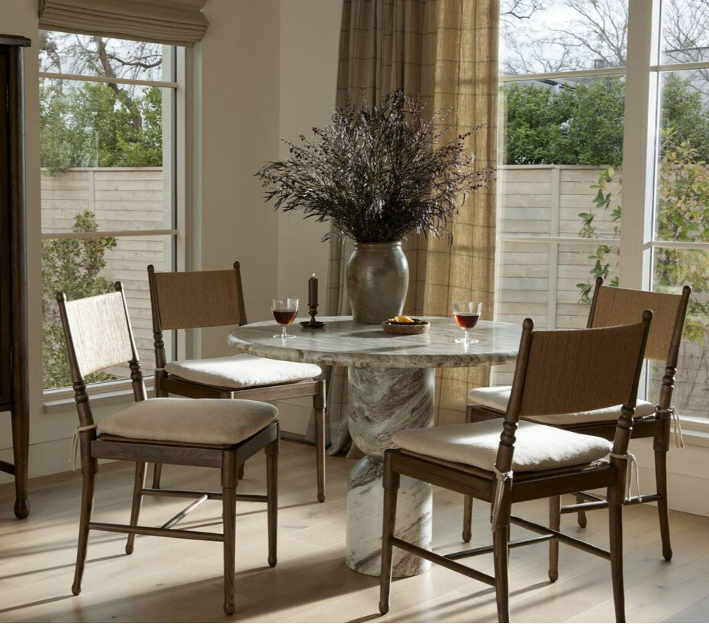 Figueroa Dining Table Sawar Marble