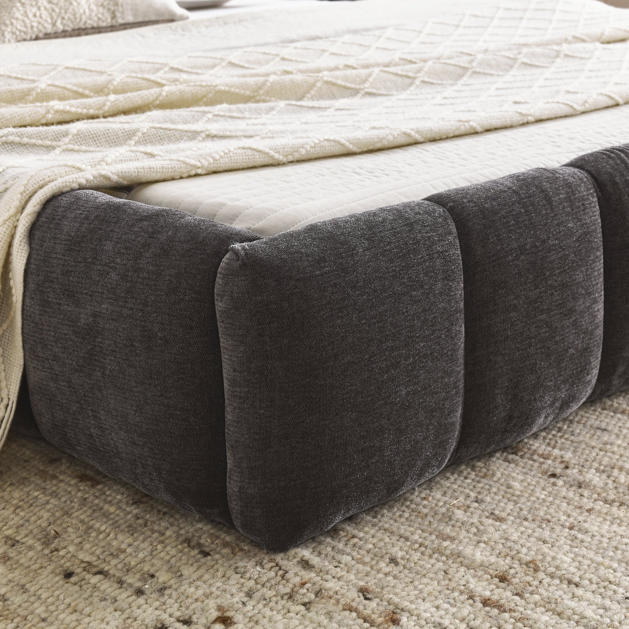 Queen Size Upholstered Bed Frame with Thick Fabric, Chenille Fabric Grounded Queen Size Platform Bed with Headboard and Solid Frame. No Box Spring Needed