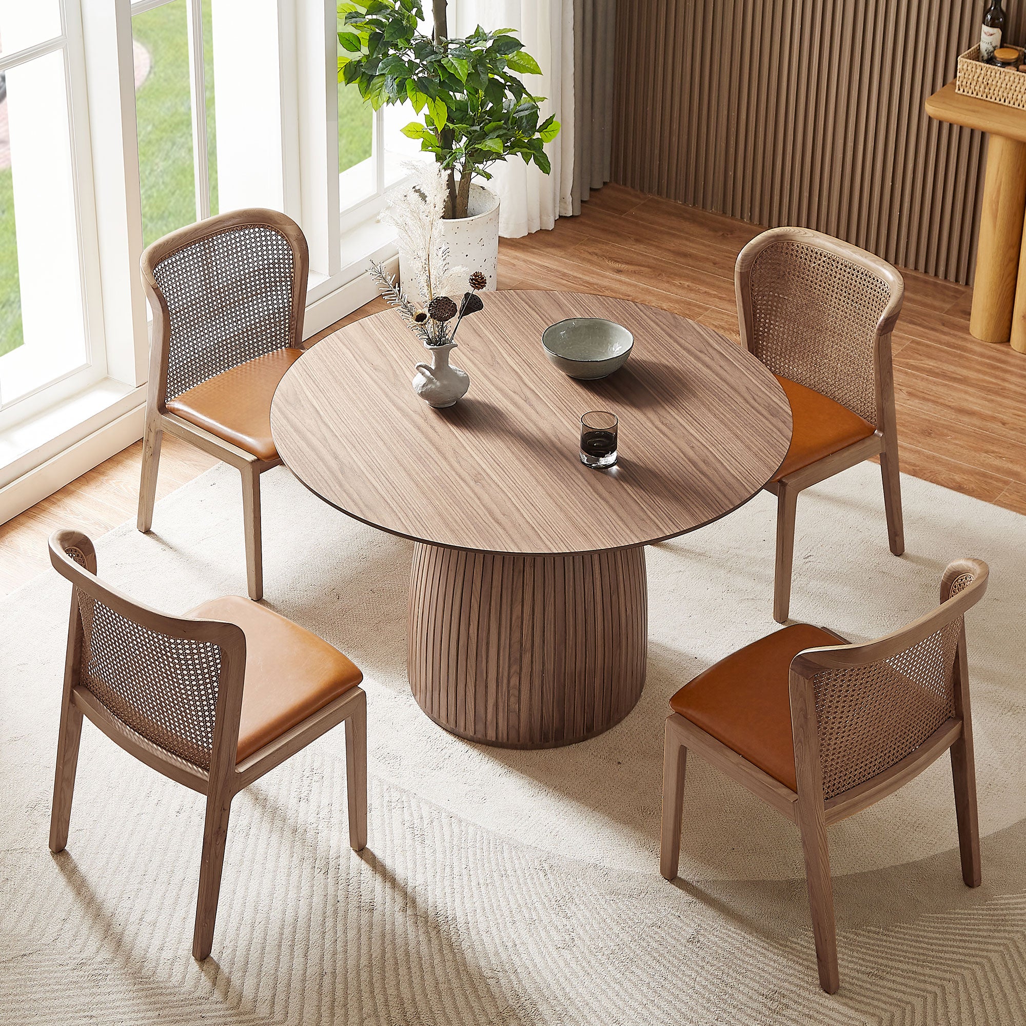 6 people round table online