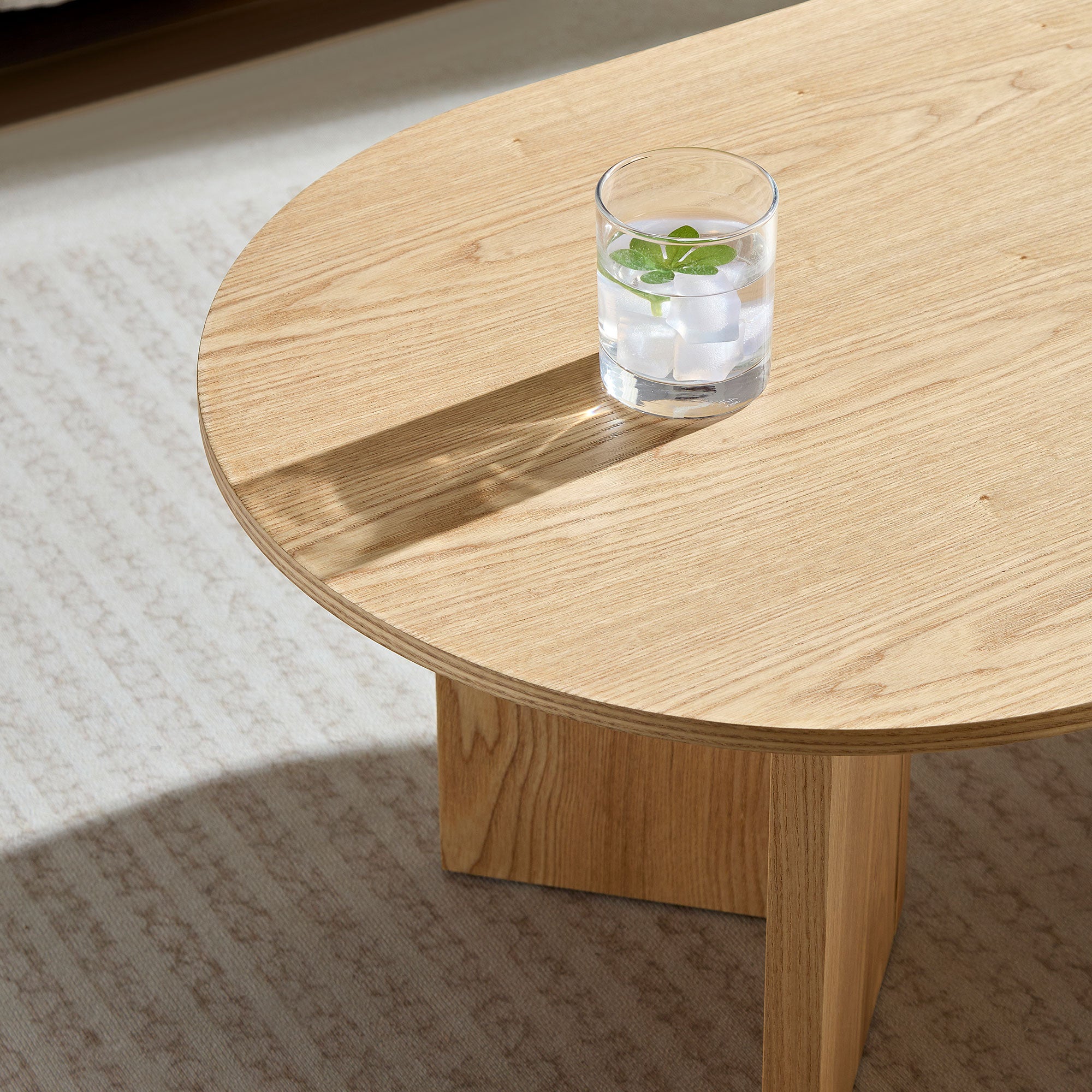 MDF Oval Coffee Table (39.37 Inches): Ideal for Contemporary Living Rooms