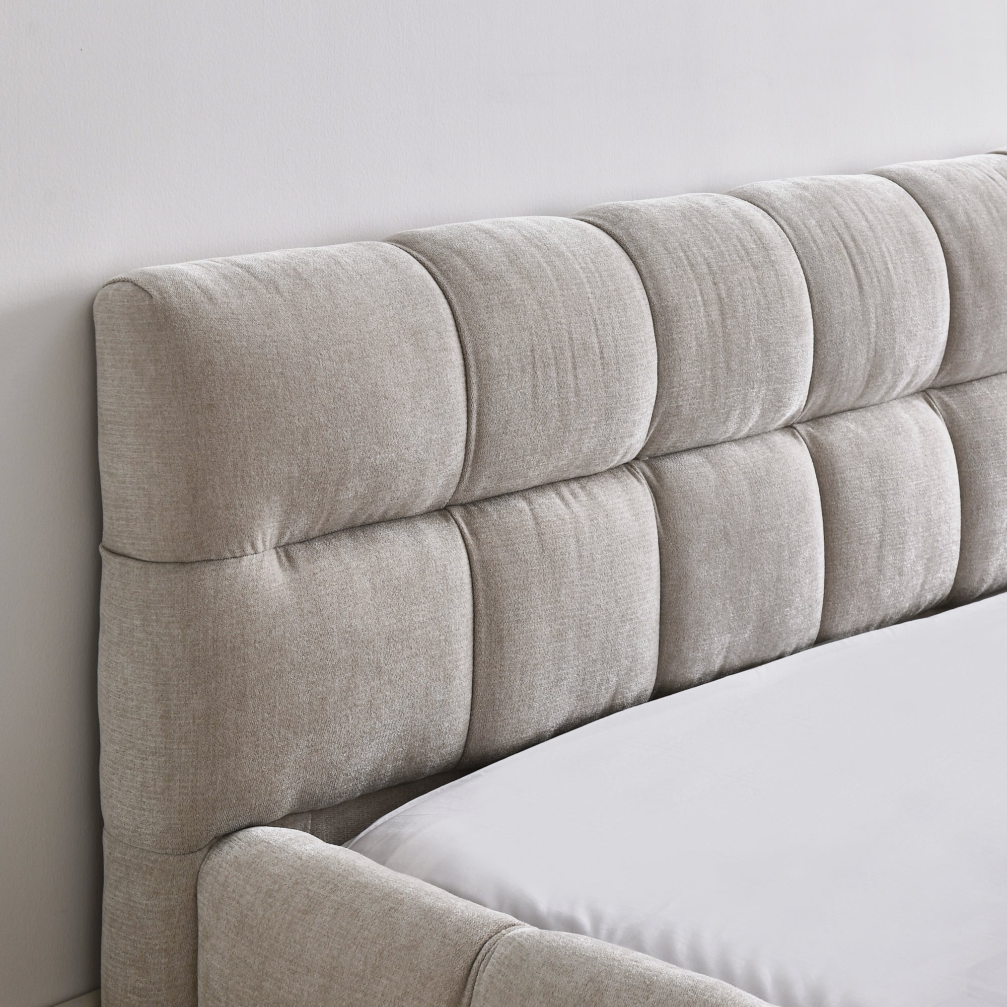 Queen Size Upholstered Bed Frame with Thick Fabric, Chenille Fabric Grounded Queen Size Platform Bed with Headboard and Solid Frame. No Box Spring Needed