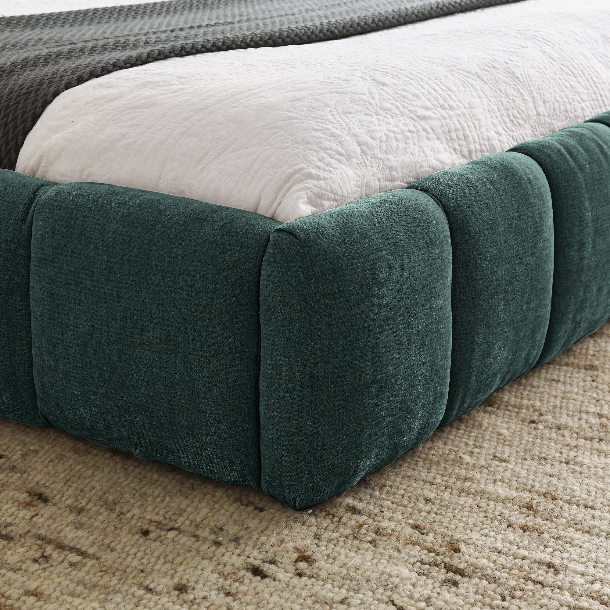 Queen Size Upholstered Bed Frame with Thick Fabric, Chenille Fabric Grounded Queen Size Platform Bed with Headboard and Solid Frame. No Box Spring Needed